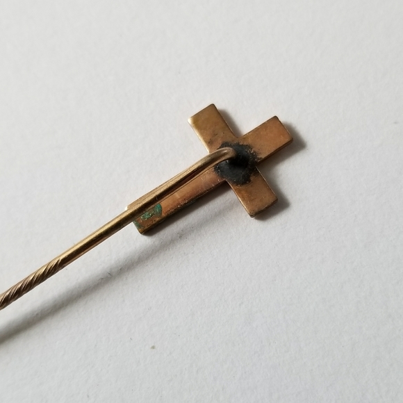 Relisted -Vintage cross stick pin gold tone crucifix brooch - Picture 3 of 16